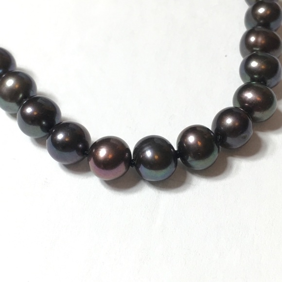 BLACK PEARL NECKLACE - Picture 4 of 7